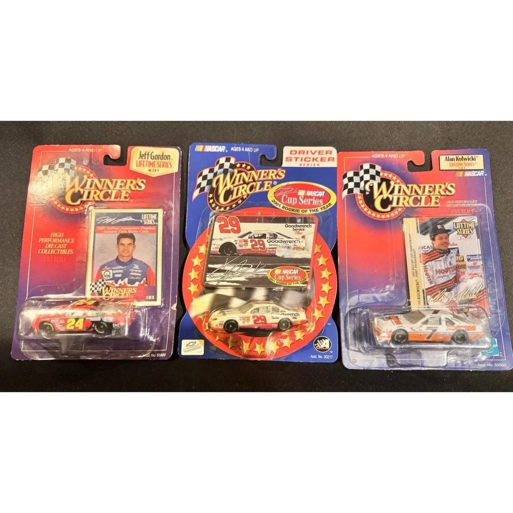 Jeff Gordon Kevin Harvick Alan Kulwicki Winners Circle NASCAR 1:64 Lot